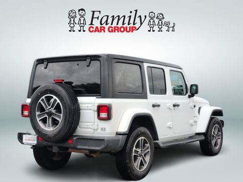 Used 2023 Jeep Wrangler Unlimited Sahara AWD/4WD image 4