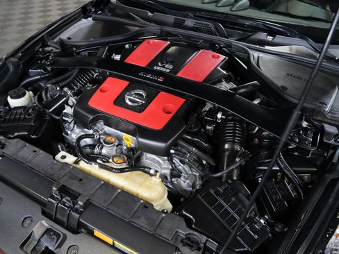 Used 2018 Nissan 370Z NISMO RWD image 42
