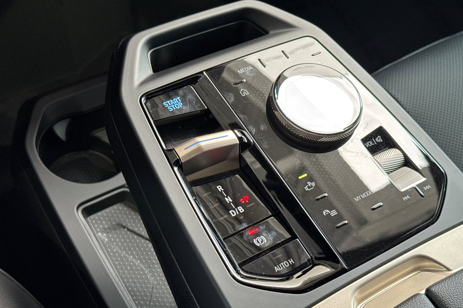 Certified 2024 BMW iX xDrive50 AWD/4WD image 29