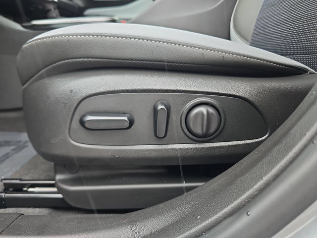 Used 2025 Buick Envista Preferred w/ Convenience I Package FWD image 18