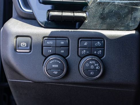 Used 2025 Chevrolet Silverado 2500 High Country w/ Midnight Edition AWD/4WD image 24