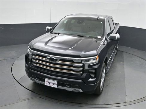 Used 2022 Chevrolet Silverado 1500 High Country w/ High Country Premium Package image 34