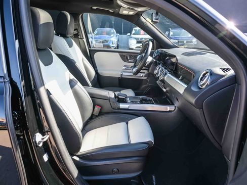 Used 2023 Mercedes-Benz GLB 250 image 20