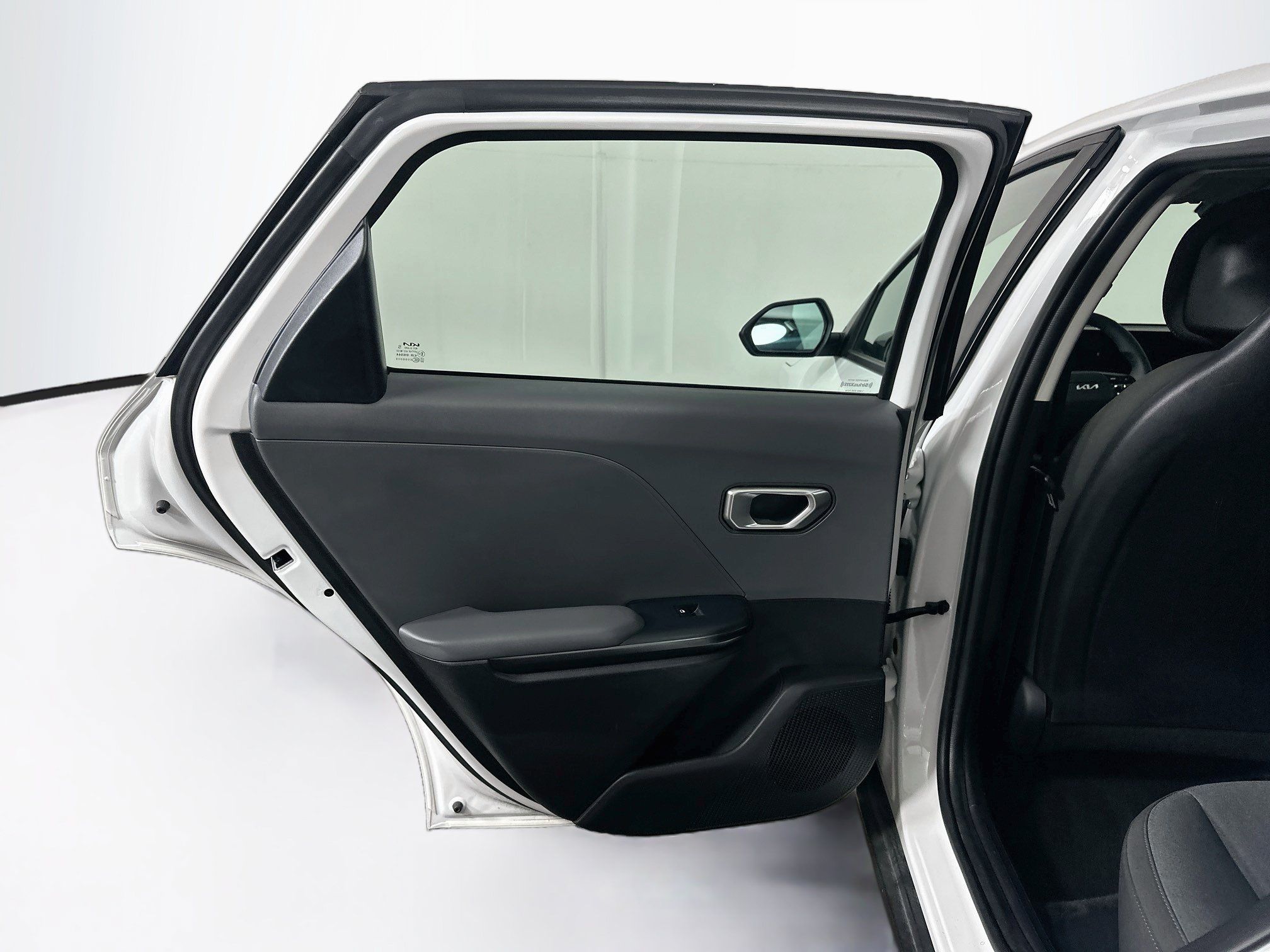 Used 2025 Kia K4 FWD image 25