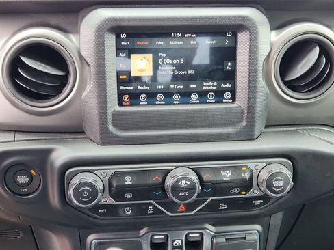 Used 2023 Jeep Gladiator Sport AWD/4WD image 15