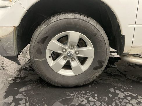 Used 2015 RAM 1500 Classic SLT AWD/4WD image 24
