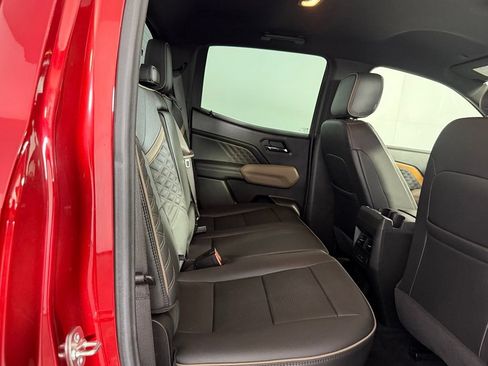 Used 2025 GMC Canyon Denali AWD/4WD image 20