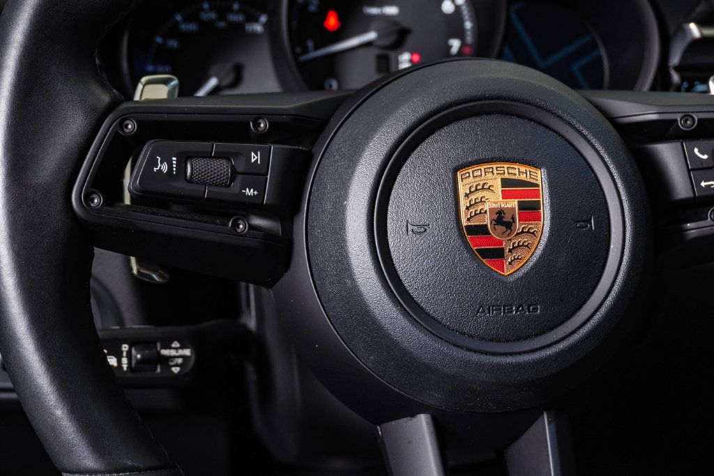 Certified 2026 Porsche Macan AWD/4WD image 20