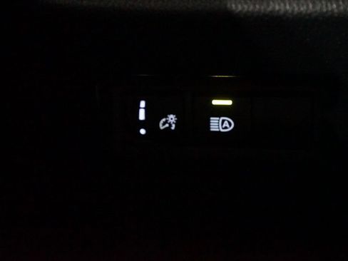 Used 2024 Toyota RAV4 LE FWD image 23