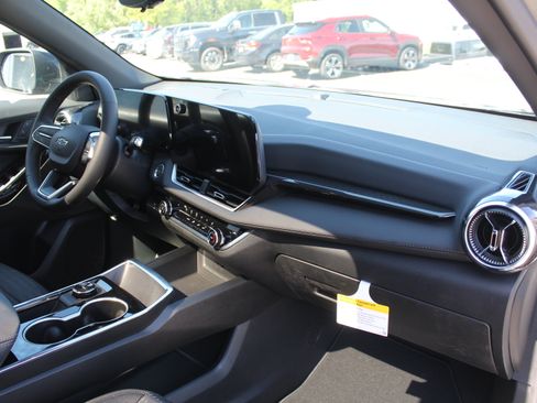 New 2026 Chevrolet Equinox LT w/ Midnight Edition FWD image 15