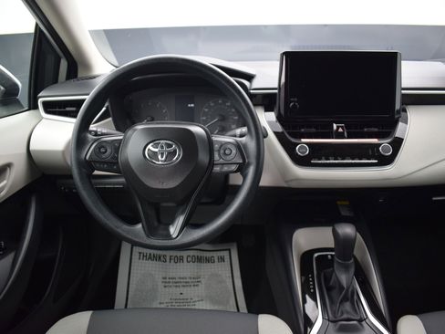Used 2025 Toyota Corolla LE w/ LE Premium Package image 14
