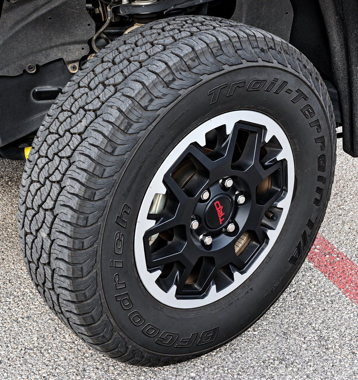Used 2025 Toyota Tacoma TRD Off-Road AWD/4WD image 10