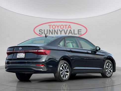 Used 2025 Volkswagen Jetta S image 3