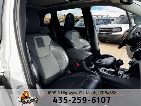 Used 2022 Jeep Cherokee Limited image 41