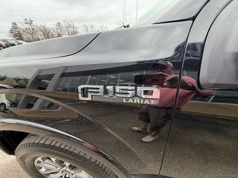 Used 2018 Ford F150 Lariat AWD/4WD image 9