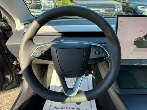 Used 2025 Tesla Model 3 Long Range RWD image 5