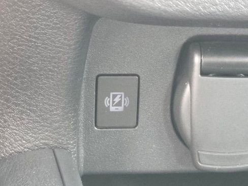 New 2025 Nissan Versa SV w/ Trunk Package image 9