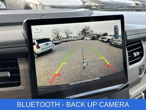 Used 2023 Ford Expedition Limited image 4