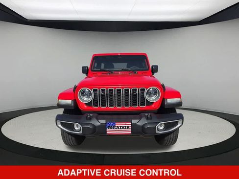 Used 2025 Jeep Wrangler Unlimited Sahara AWD/4WD image 9