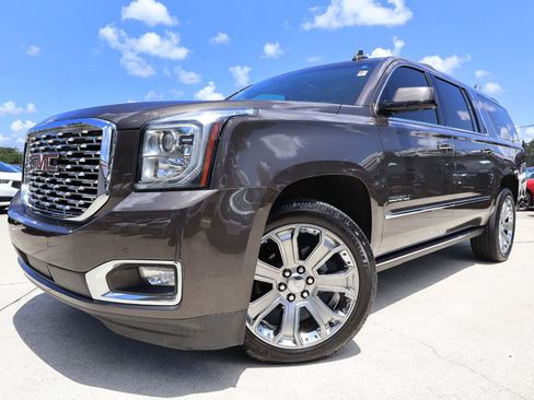Used 2019 GMC Yukon XL Denali w/ Open Road Package AWD/4WD image 2