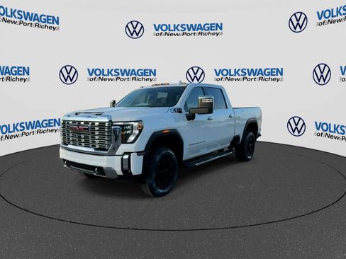 Used 2025 GMC Sierra 3500 Denali w/ Denali Reserve Package AWD/4WD image 4