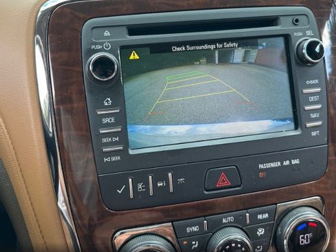 Used 2017 Buick Enclave Leather image 9