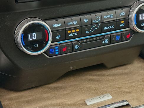 Used 2018 Ford Expedition Max Platinum AWD/4WD image 23