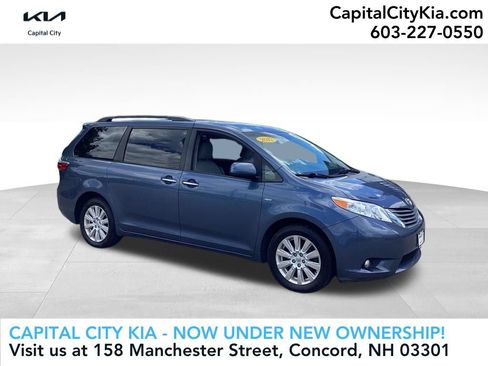 Used 2017 Toyota Sienna XLE Premium AWD/4WD image 1