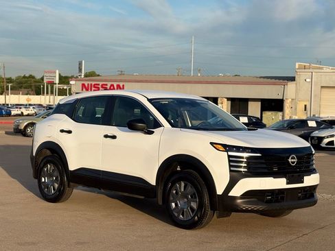 Used 2026 Nissan Kicks S image 5