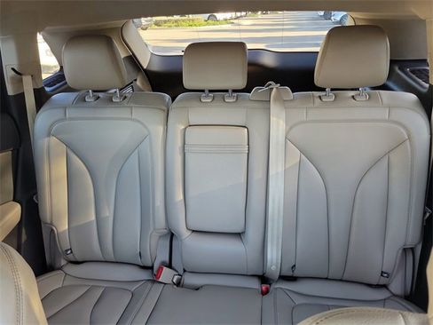 Certified 2022 Lincoln Nautilus FWD w/ Premium Package image 11