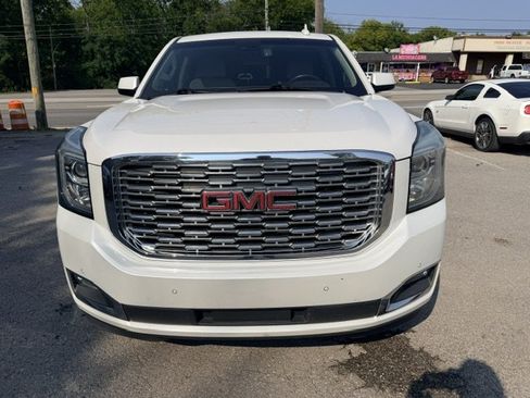 Used 2019 GMC Yukon Denali w/ Denali Ultimate Package RWD image 2