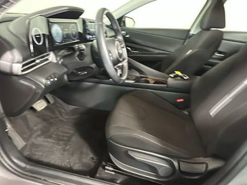 Certified 2022 Hyundai Elantra SEL w/ Convenience Package FWD image 11