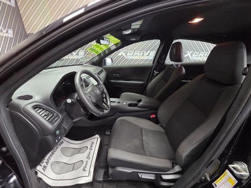 Used 2020 Honda HR-V Sport image 16