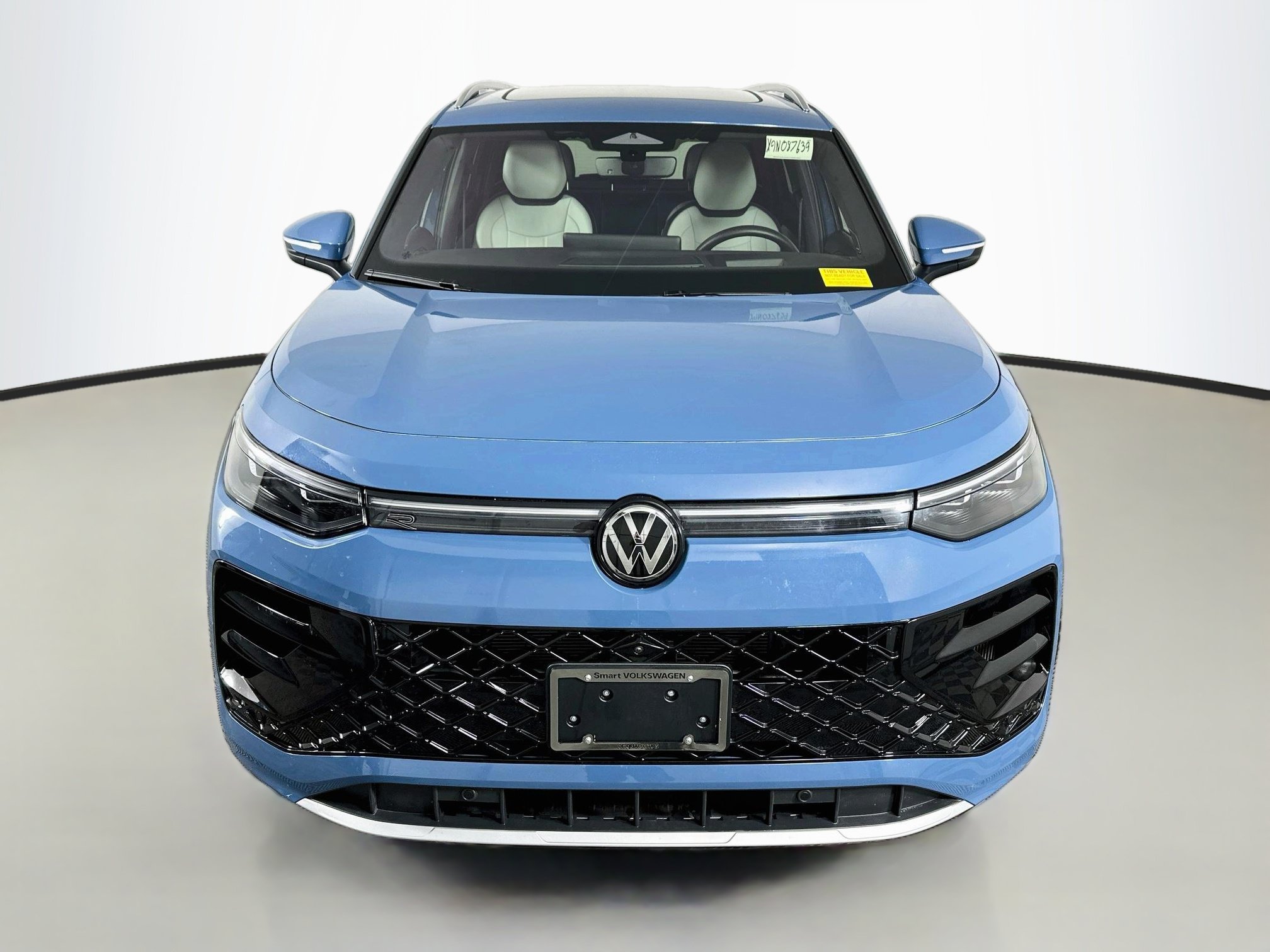 Used 2026 Volkswagen Tiguan SEL R-Line AWD/4WD image 2