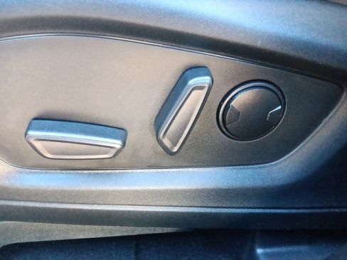 Used 2023 Ford Explorer XLT w/ Equipment Group 202A image 17