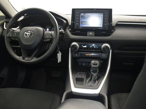 Used 2021 Toyota RAV4 LE image 29