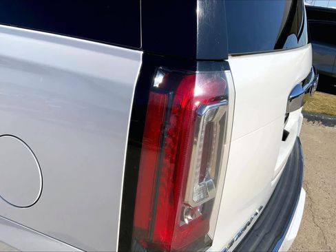 Used 2017 GMC Yukon XL Denali image 27