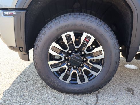 New 2026 GMC Sierra 3500 Denali Ultimate w/ LPO, Black Badging Package AWD/4WD image 40