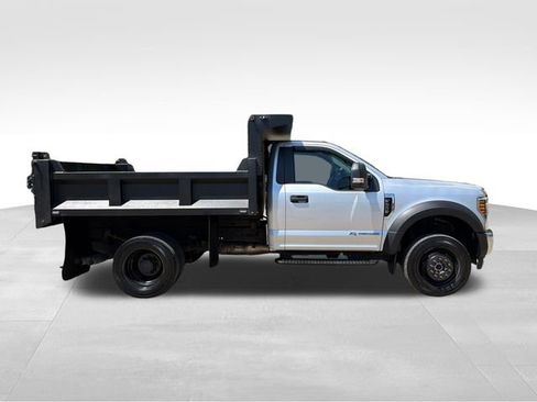 Used 2019 Ford F550 4x4 Regular Cab Super Duty image 2