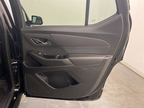 Used 2023 Chevrolet Traverse RS AWD/4WD image 29
