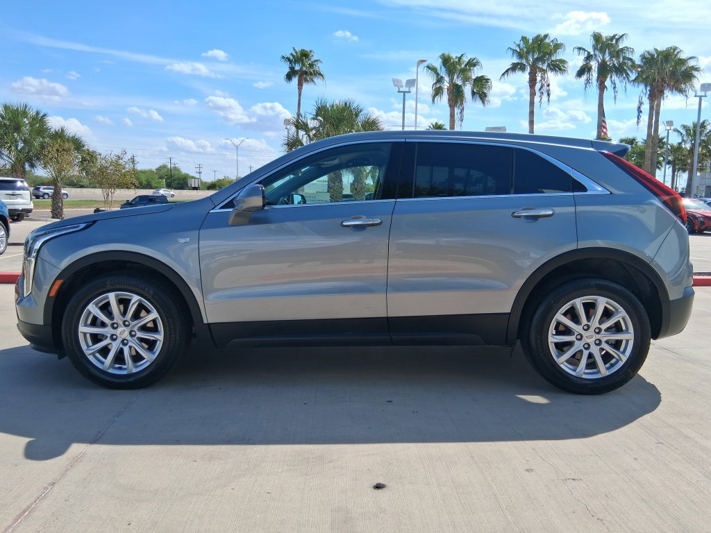 Used 2023 Cadillac XT4 Luxury FWD image 3