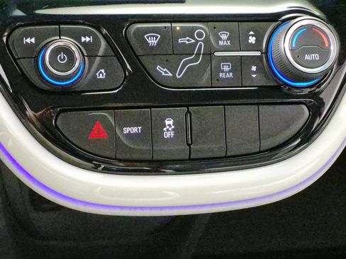 Used 2018 Chevrolet Bolt Premier w/ Driver Confidence II Package FWD image 20