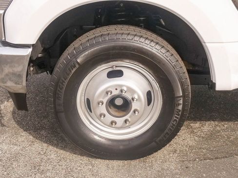 Used 2020 Ford F350 XLT image 5