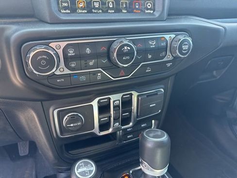 Used 2023 Jeep Wrangler Unlimited Sahara w/ Cold Weather Group AWD/4WD image 27
