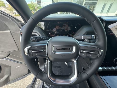 New 2026 GMC Yukon XL Denali AWD/4WD image 11