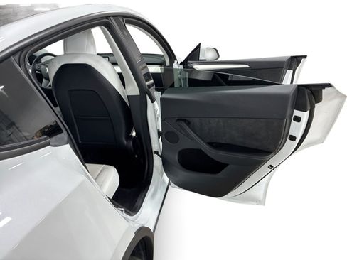 Certified 2023 Tesla Model Y Long Range AWD/4WD image 12