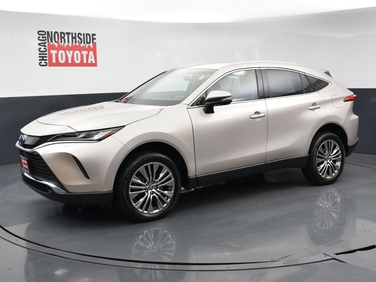 Used 2023 Toyota Venza XLE AWD/4WD image 8