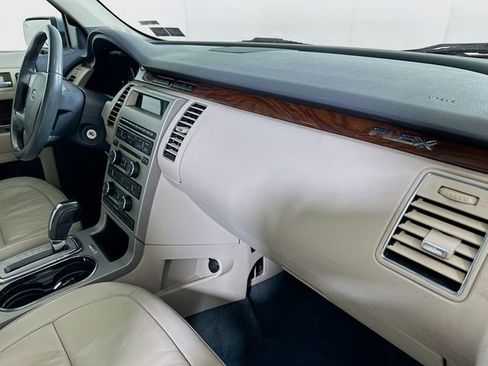 Used 2009 Ford Flex SEL image 29
