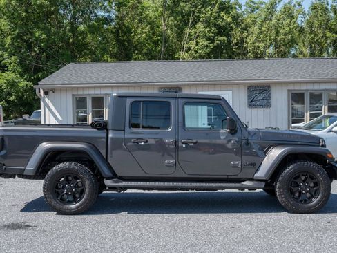 Used 2021 Jeep Gladiator Sport AWD/4WD image 12