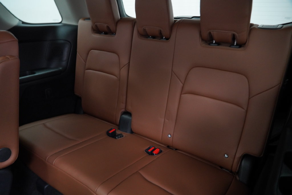 Used 2024 Nissan Pathfinder Platinum AWD/4WD image 23